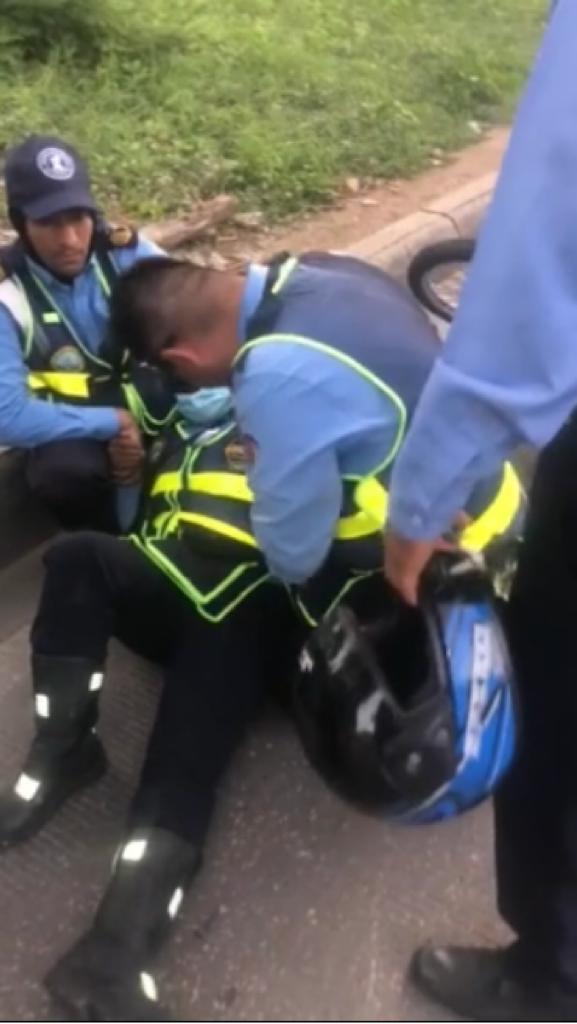 Agente de tránsito es atropellada por una motocicleta en Cartagena