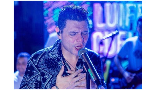 Luifer Cuello entre lágrimas recuerda a su mamá fallecida