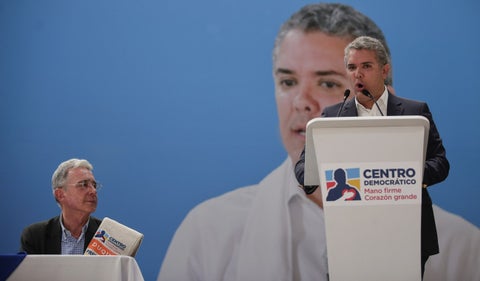 Expresidentes Álvaro Uribe e Iván Duque