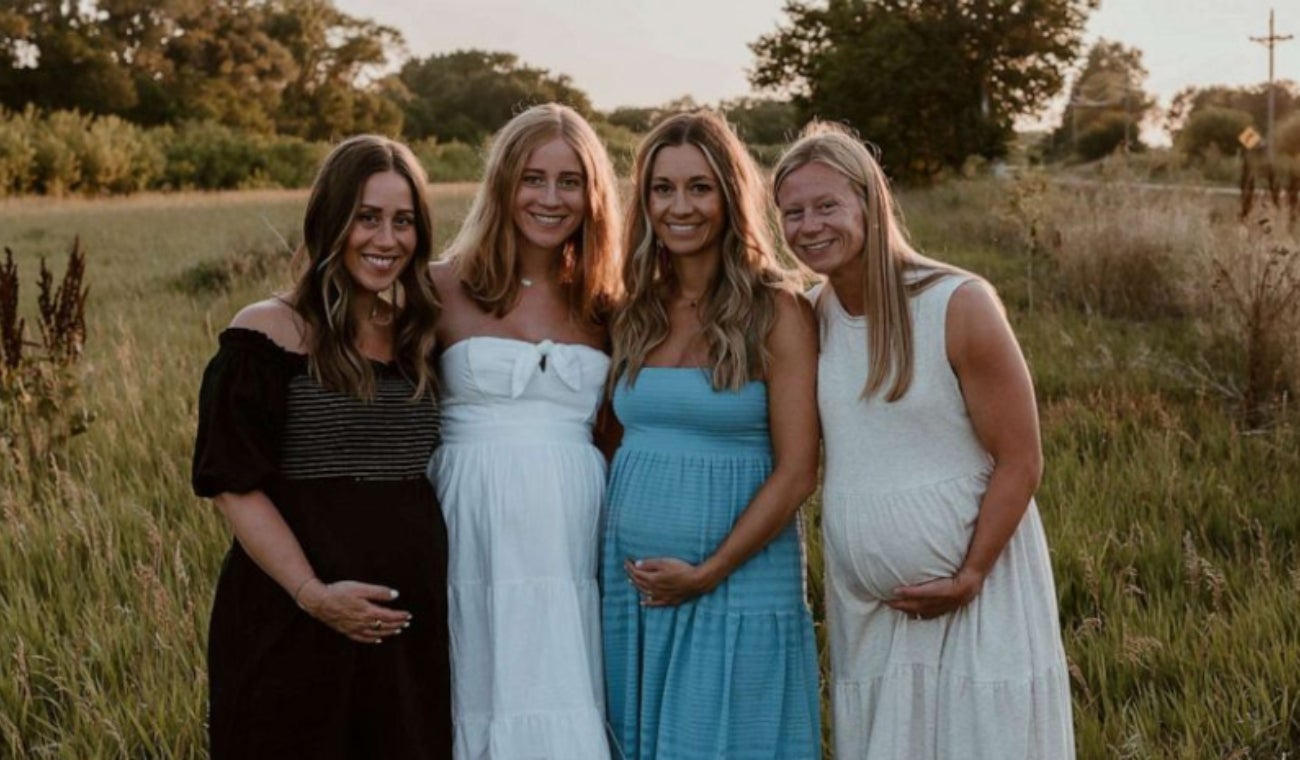 Hermanas embarazadas al tiempo