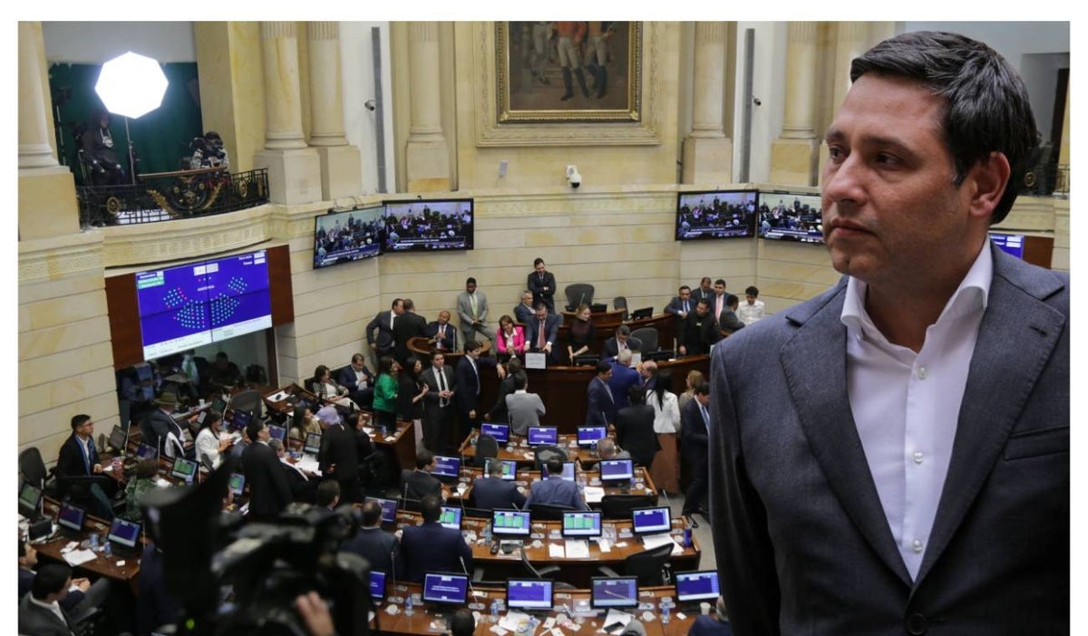 Mauricio Lizcano, ministro de las TIC, en ojo del huracán