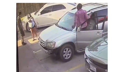 Mujer embarazada disparó a ladrón [VIDEO]