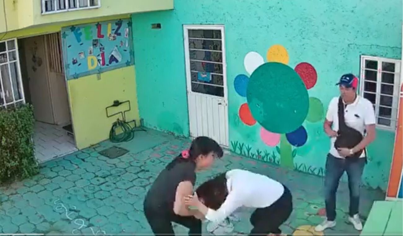 Padres atacan con pistola a profesora de jardín