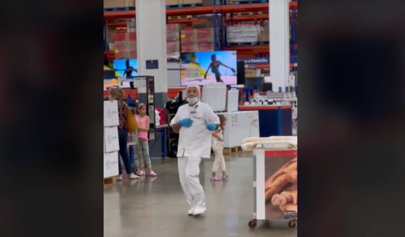 Panadero bailarín de almacén de cadena con champeta VIDEO