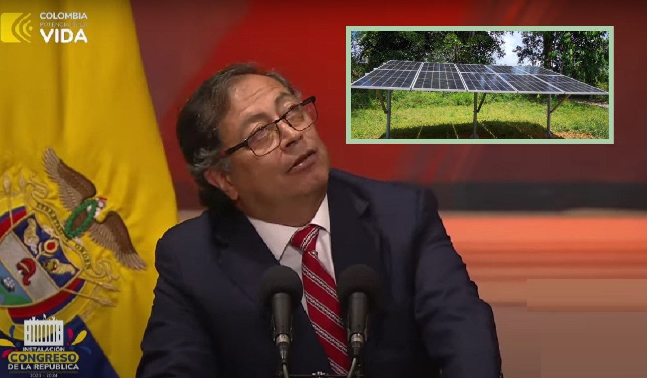 Gustavo Petro y paneles solares