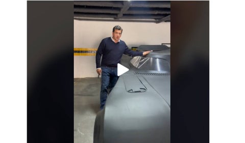 Rodrigo Lara se las da de Batman: campaña con un Batimóvil