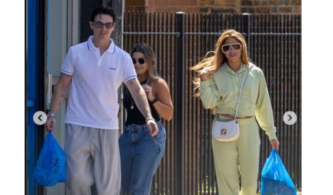 Shakira y David Stewart- productor musical