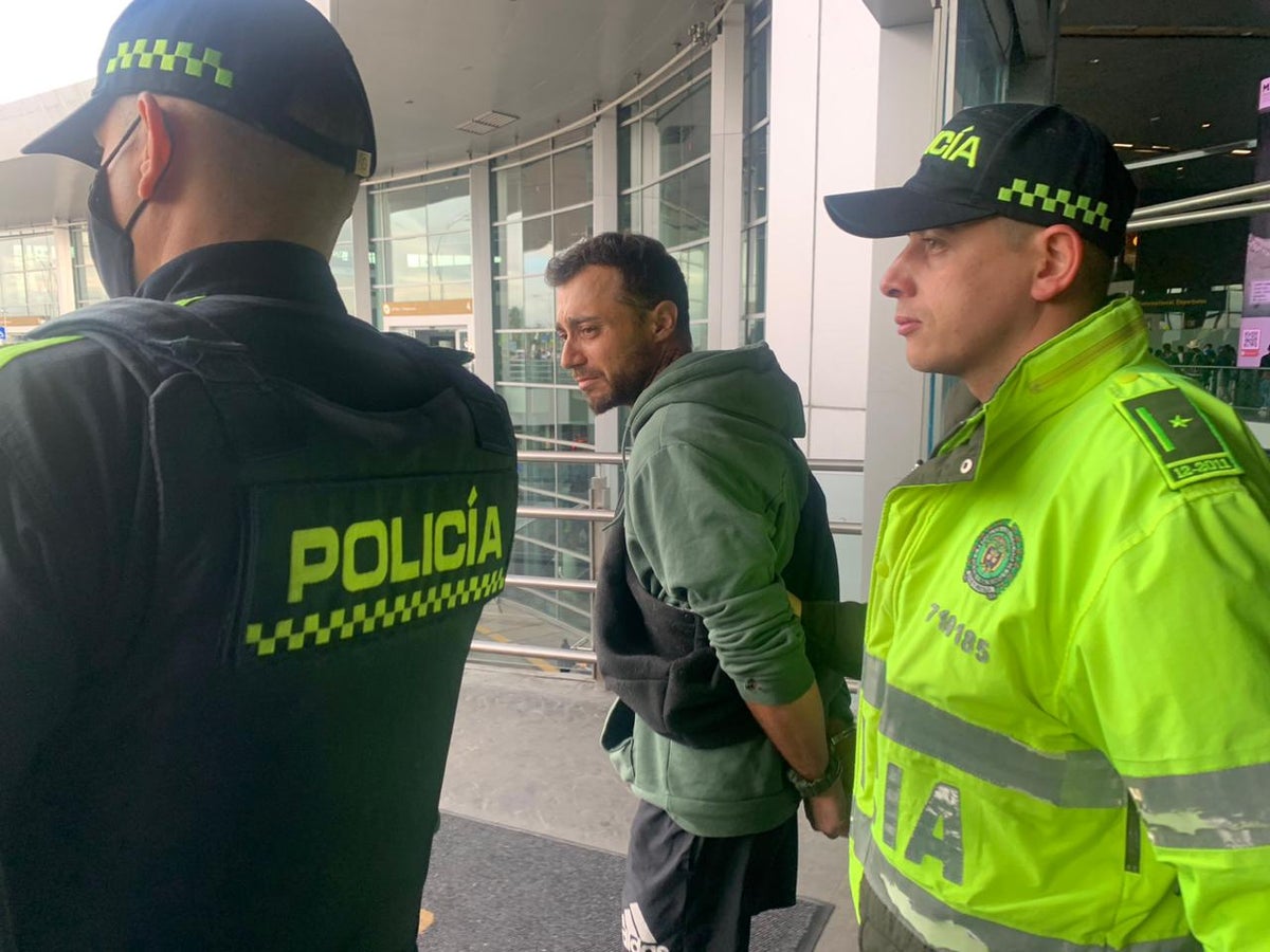 Turista canadiense que agredió a Policía en el aeropuerto Eldorado