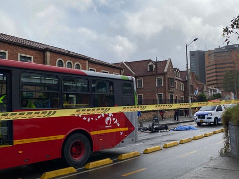 Bus de Transmilenio atropelló a motociclista