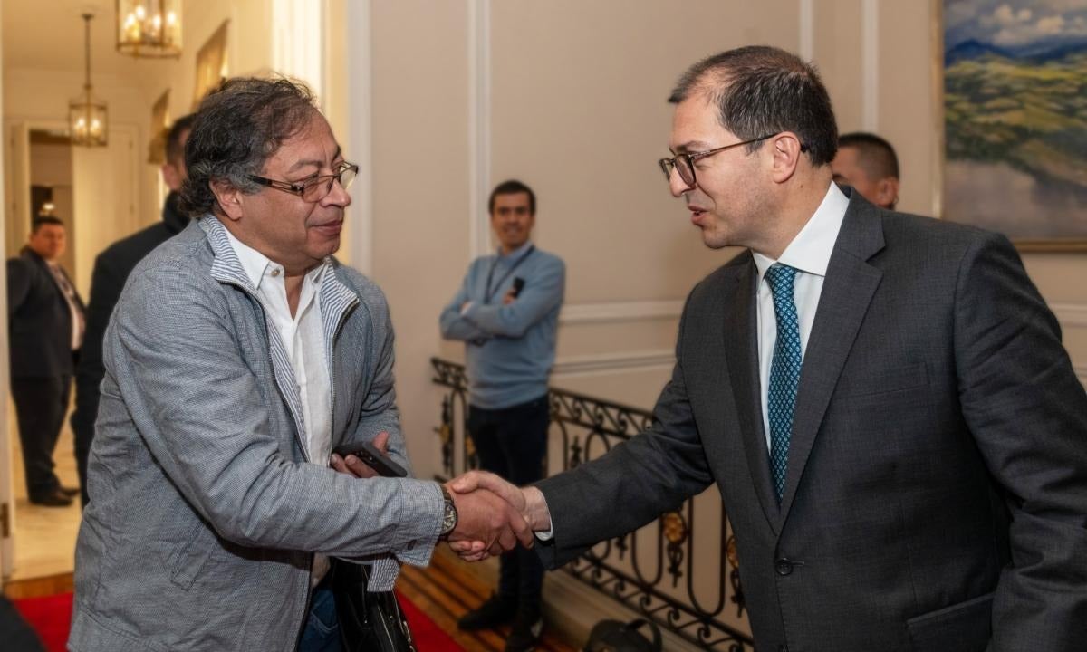 Gustavo Petro y Francisco Barbosa