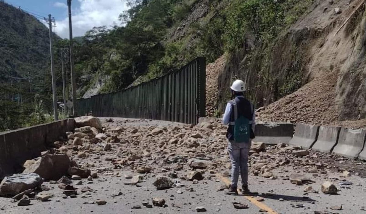 Cierre vía al llano