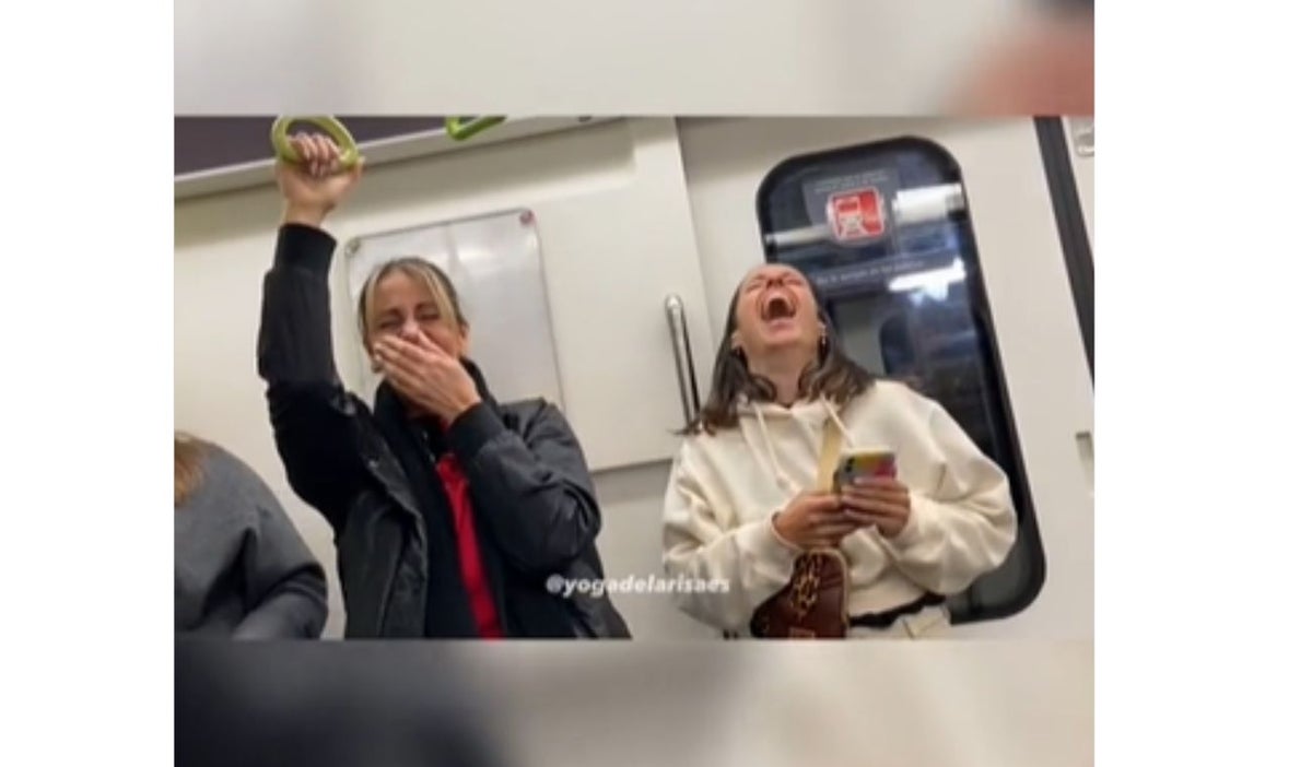 Contagia de risa a todo el metro en Argentina