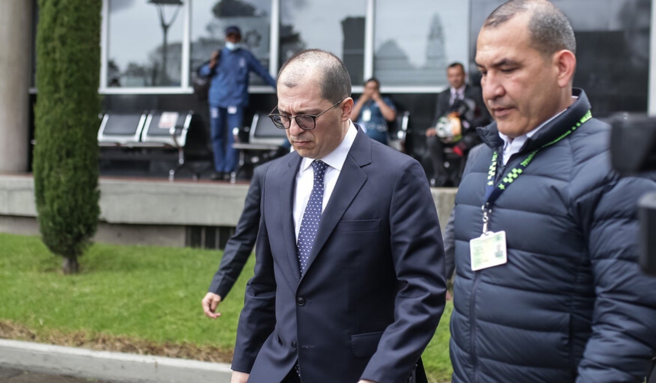 Fiscal Francisco Barbosa saliendo de reunión con el ministro de Defensa
