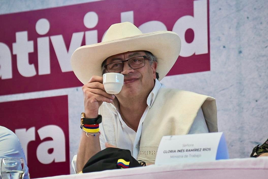 Petro con los cafeteros en el Huila