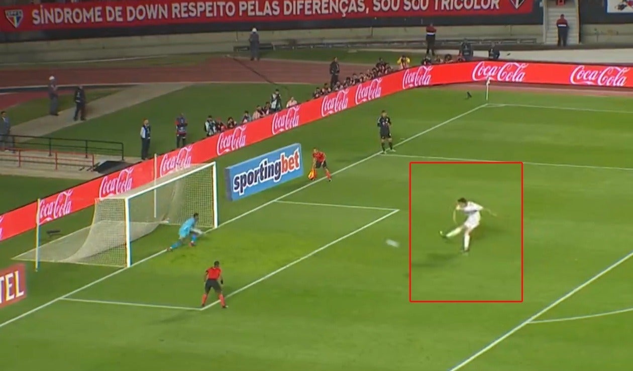 James botó penal con Sao Paulo