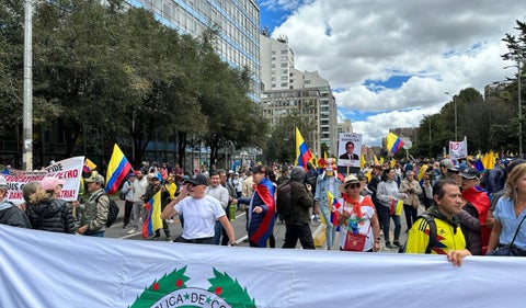 Marchas contra Petro