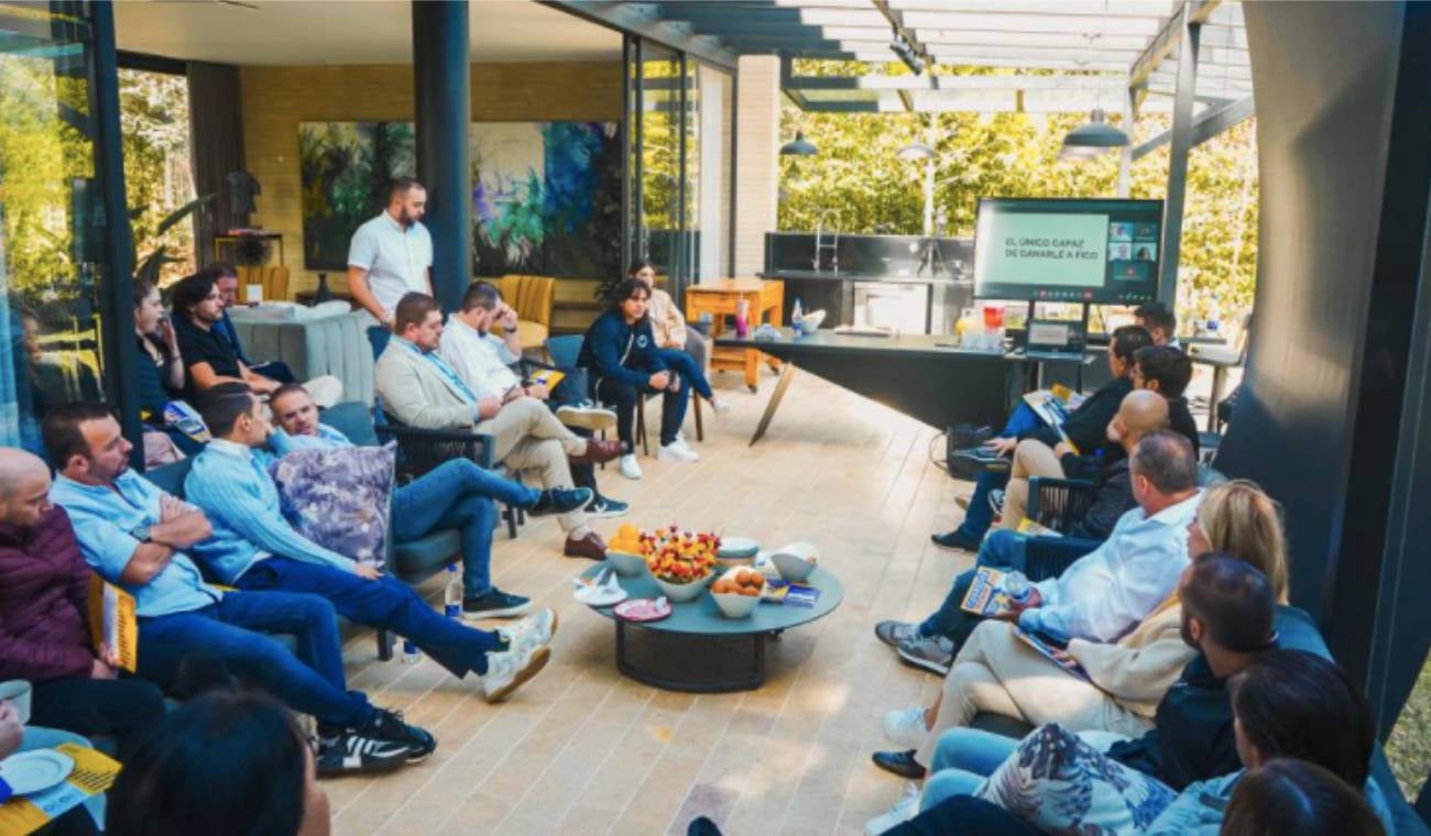 Medellín: promueven formalización de trabajadores informales