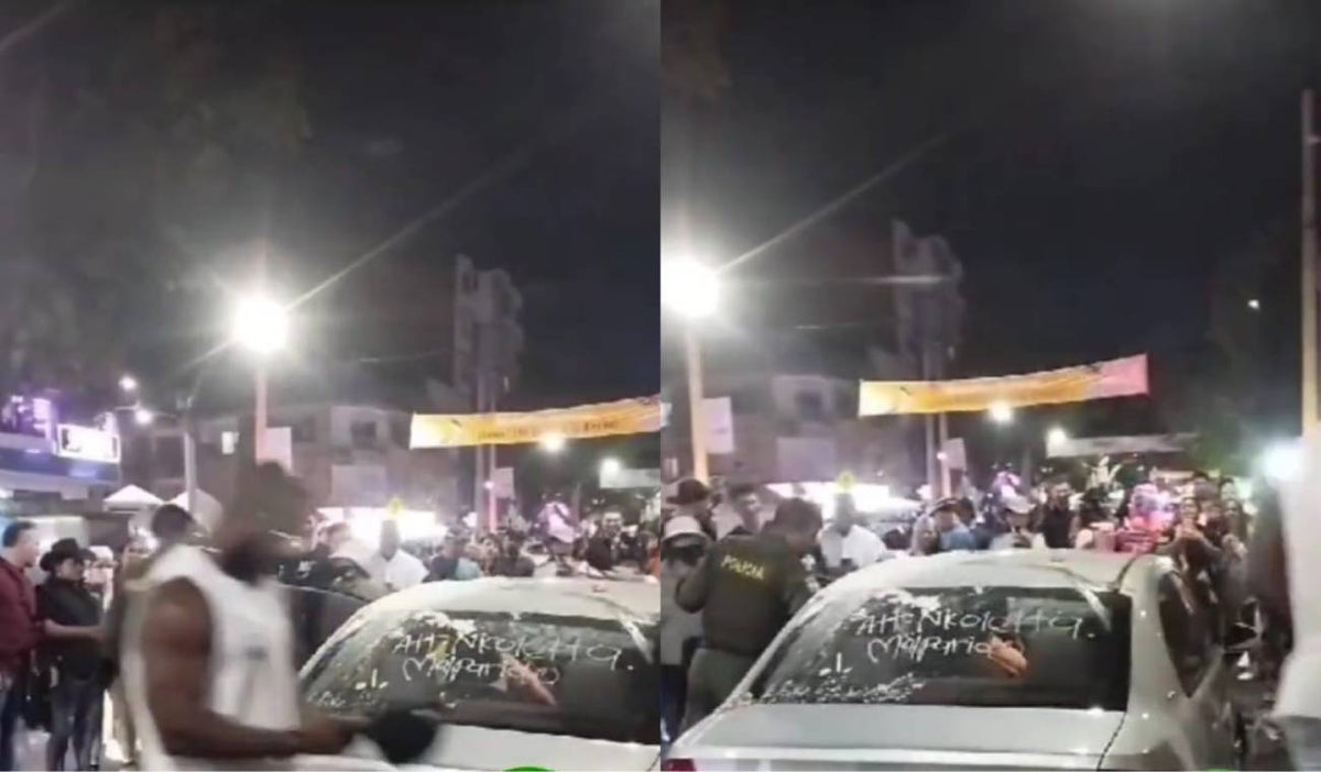 Mujer le rayó el carro a su esposo por infiel