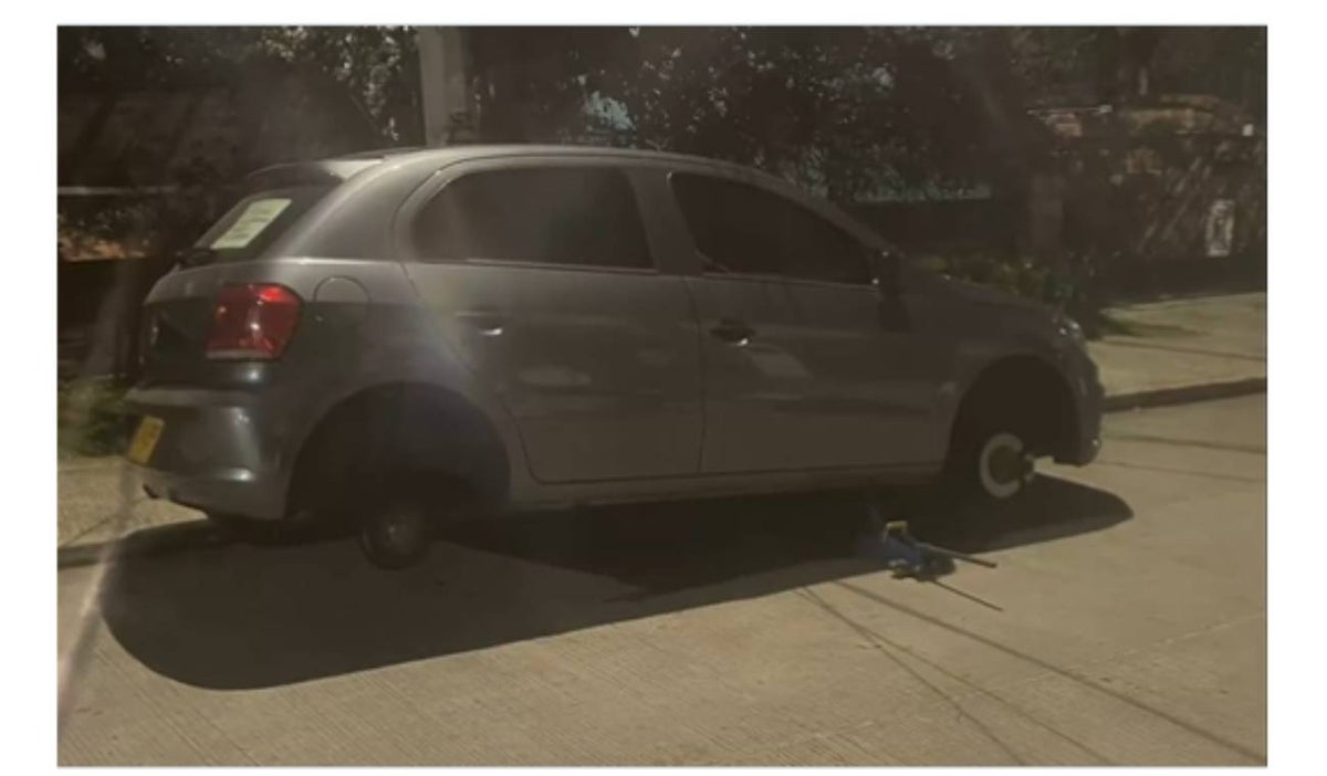 Mientras hacia un video de inseguridad en Bogotá fue robado