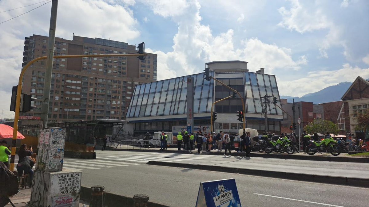 Cierran concurrida estación de Transmilenio por paquete sospechoso
