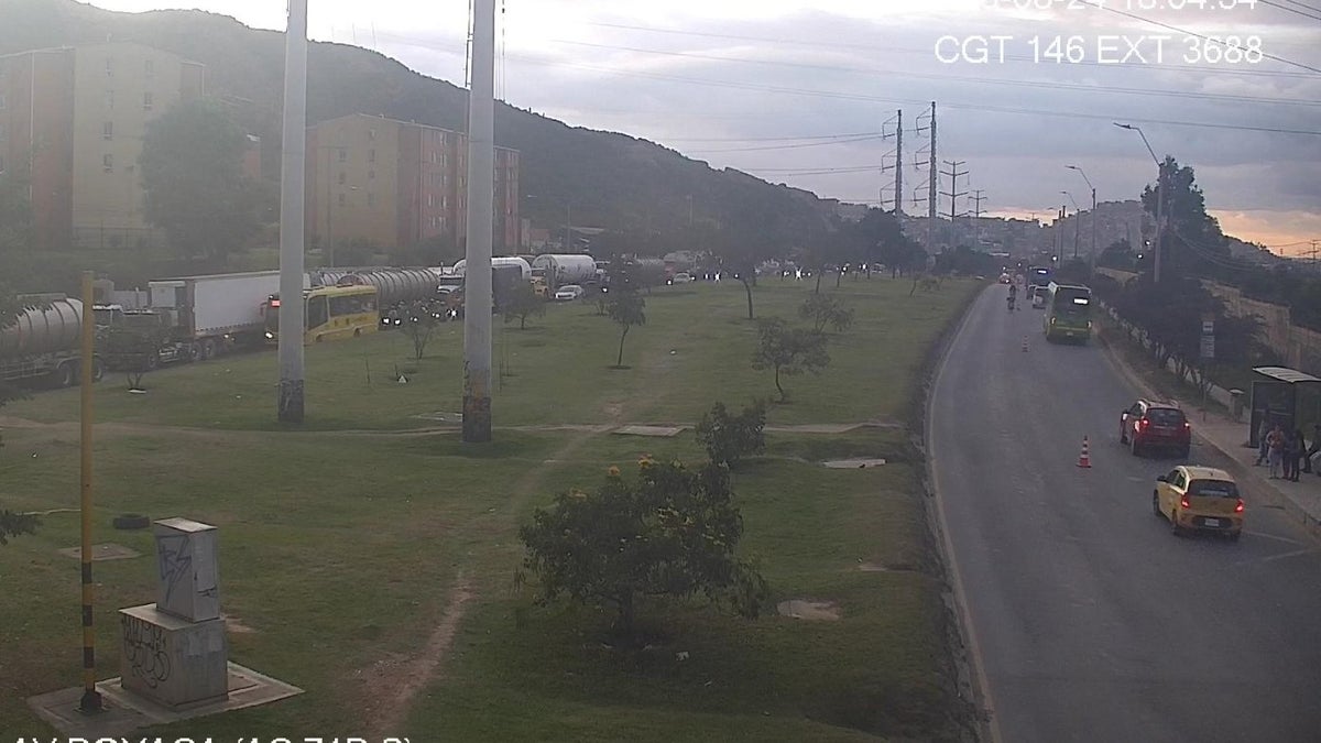 Cierre en la vía al Llano