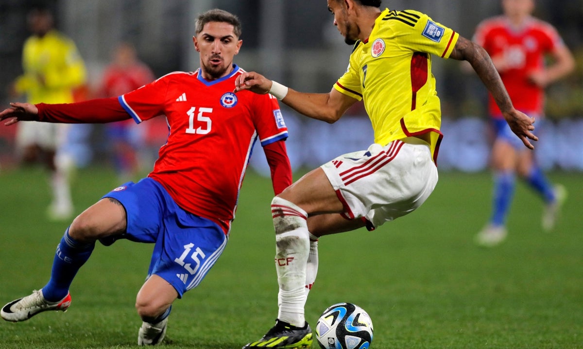 Colombia sufrió, pero salvó un empate ante Chile