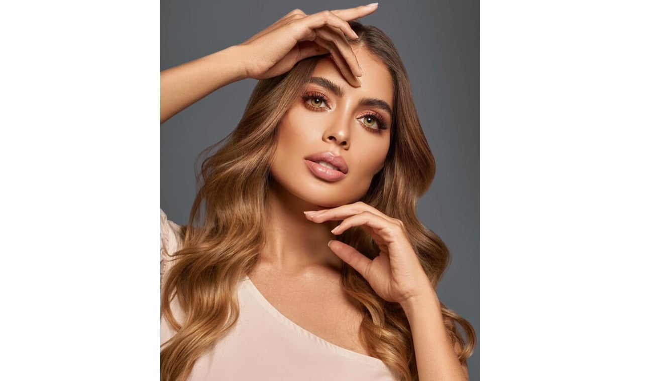 Camila Avella, Miss Universe Colombia muestra su rostro