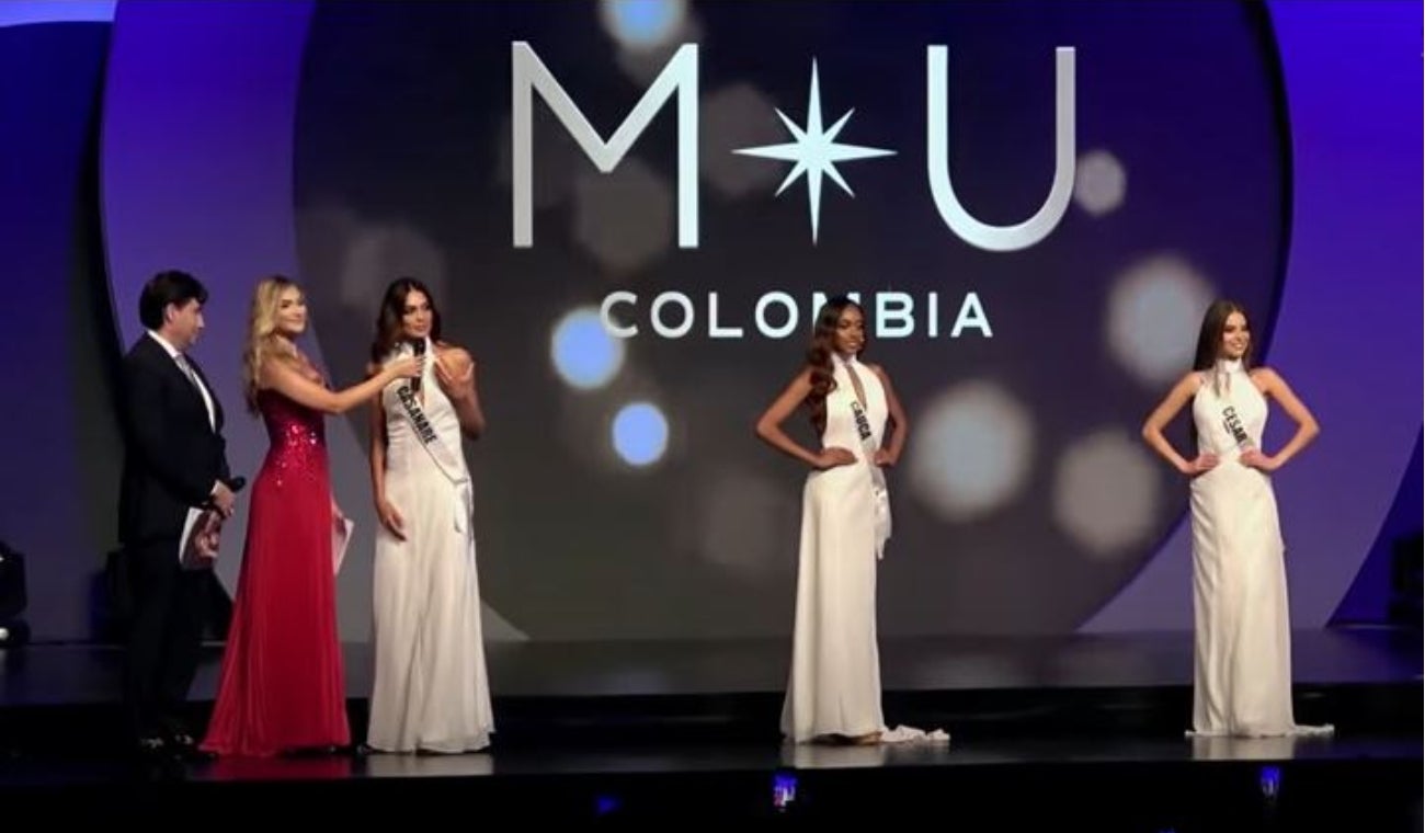 Candidatas responden a preguntas durante Desfile preliminar Miss Universe Colombia 2023