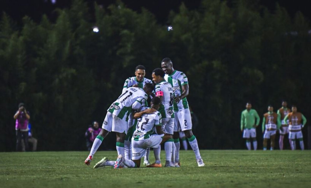 Gol de Nacional desde mitad de cancha a Águilas