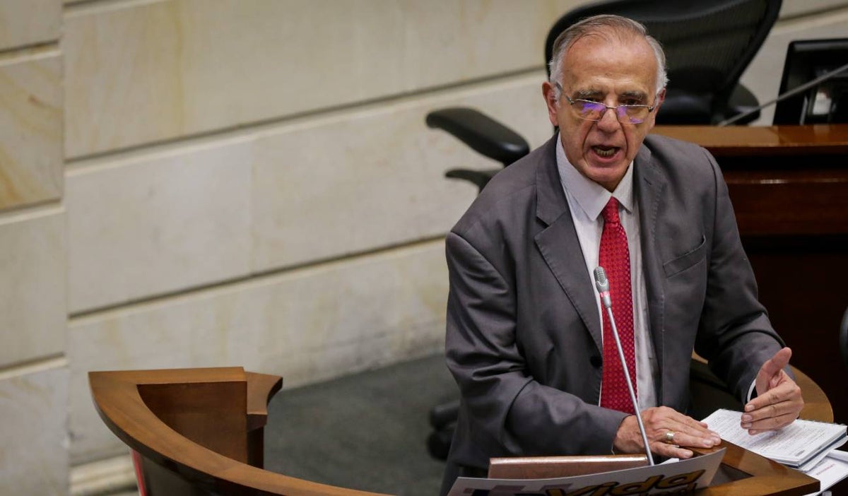 Iván Velásquez, ministro de Defensa