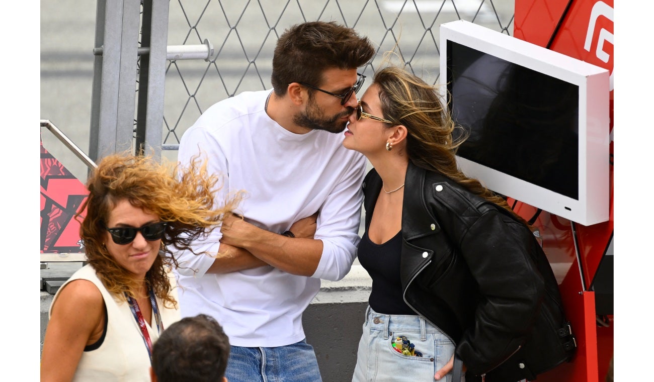 Gerard Piqué y Clara Chía en el Grand Premio de Catalunya de MotoGP