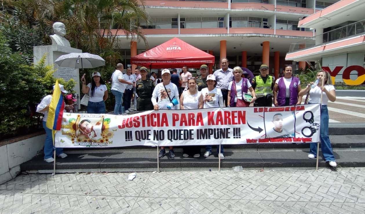 Con plantón los familiares de ibaguereña, víctima de feminicidio, reclaman justicia y celeridad en proceso