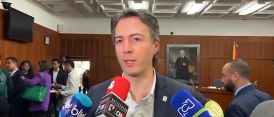 El alcalde Quintero dijo que iba a estudiar la propuesta de Milicom respecto a Tigo-Une. foto: sacad de redes sociales @QuinteroCalle