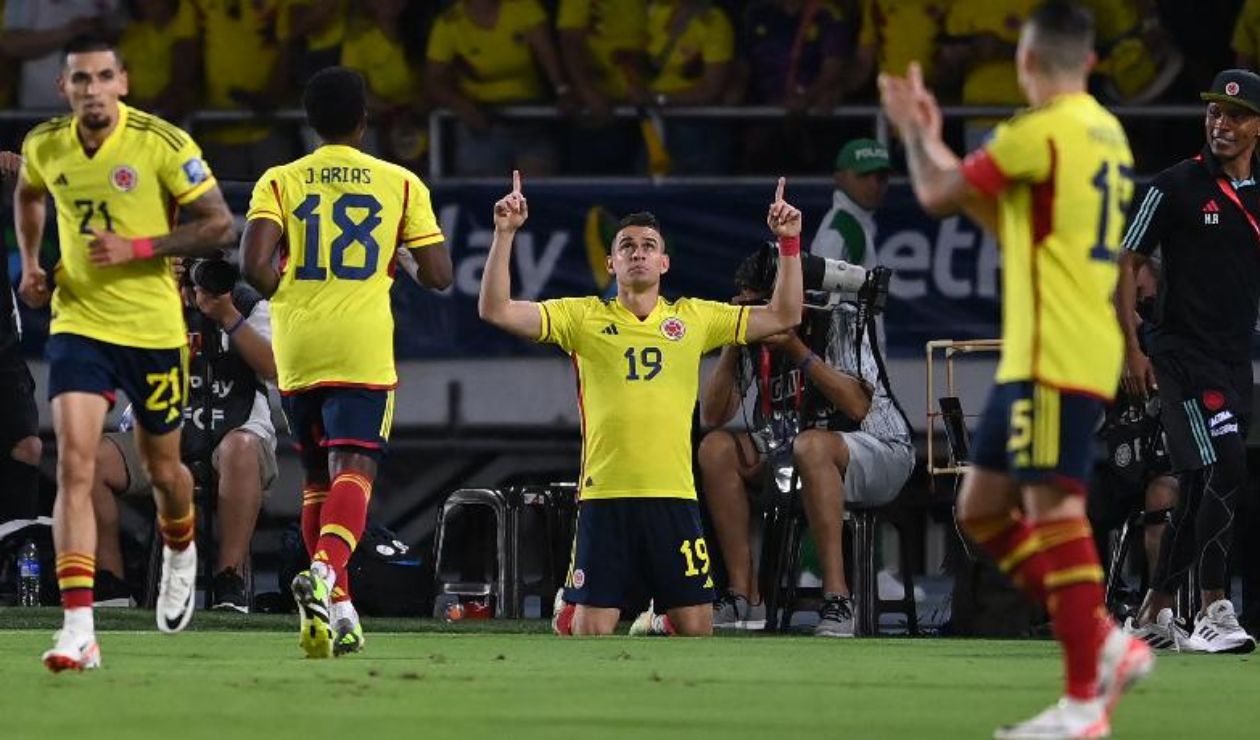 Rafael Santos Borré - Selección Colombia