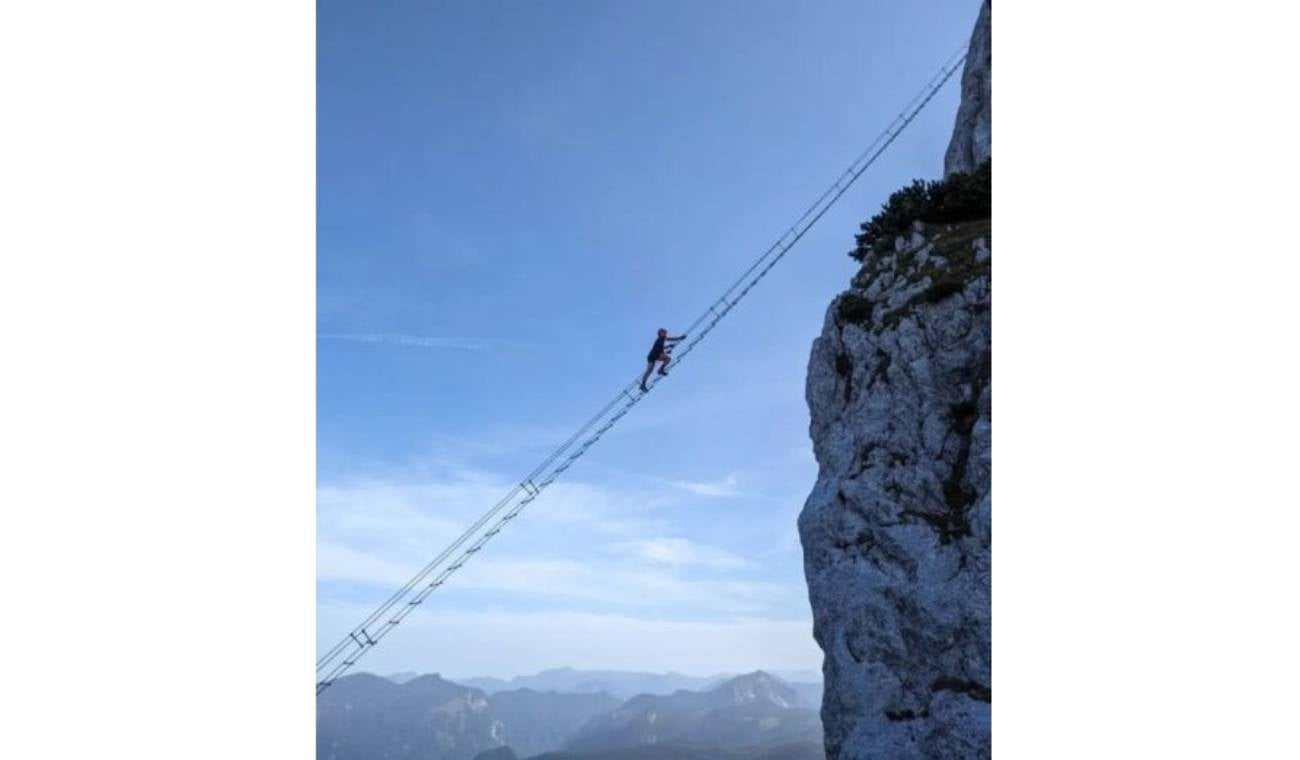 Turista británico muere a caer de escalera en montaña IMAGEN