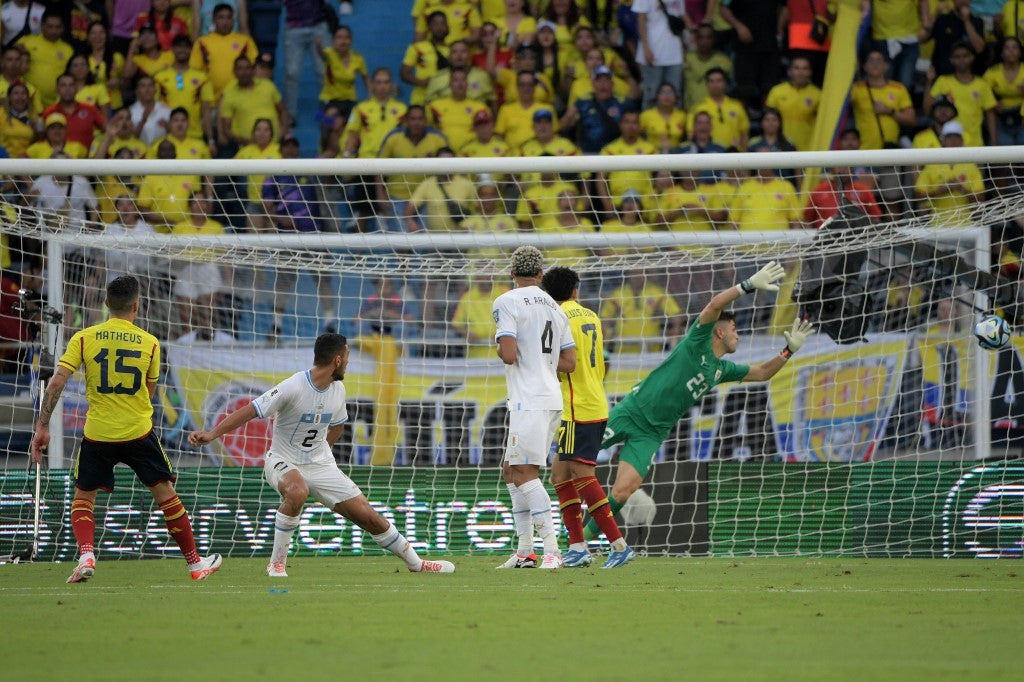 Colombia dejó escapar victoria ante Uruguay sobre el final