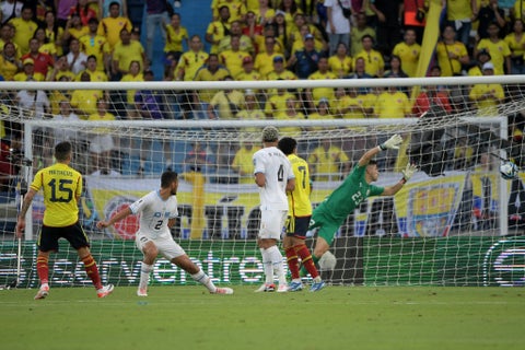 Colombia dejó escapar victoria ante Uruguay sobre el final