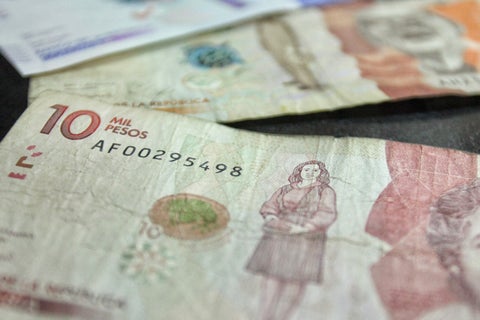 Billete de diez mil pesos / Billete de 10 mil pesos / Billetes / Pesos colombianos / Dinero / Plata / Peso Colombiano / Pesos