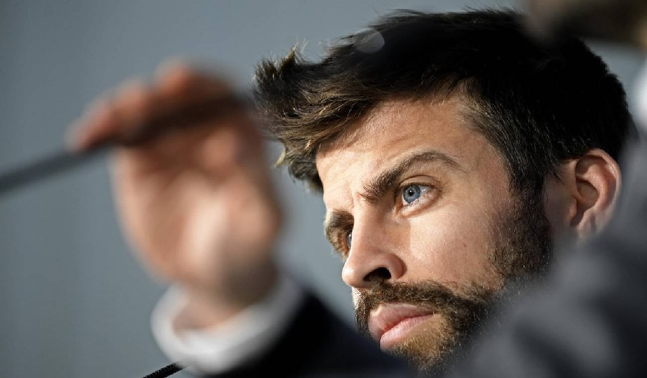 Gerard Piqué cae por un agujero en la gala de presentación de la Kings League Américas
