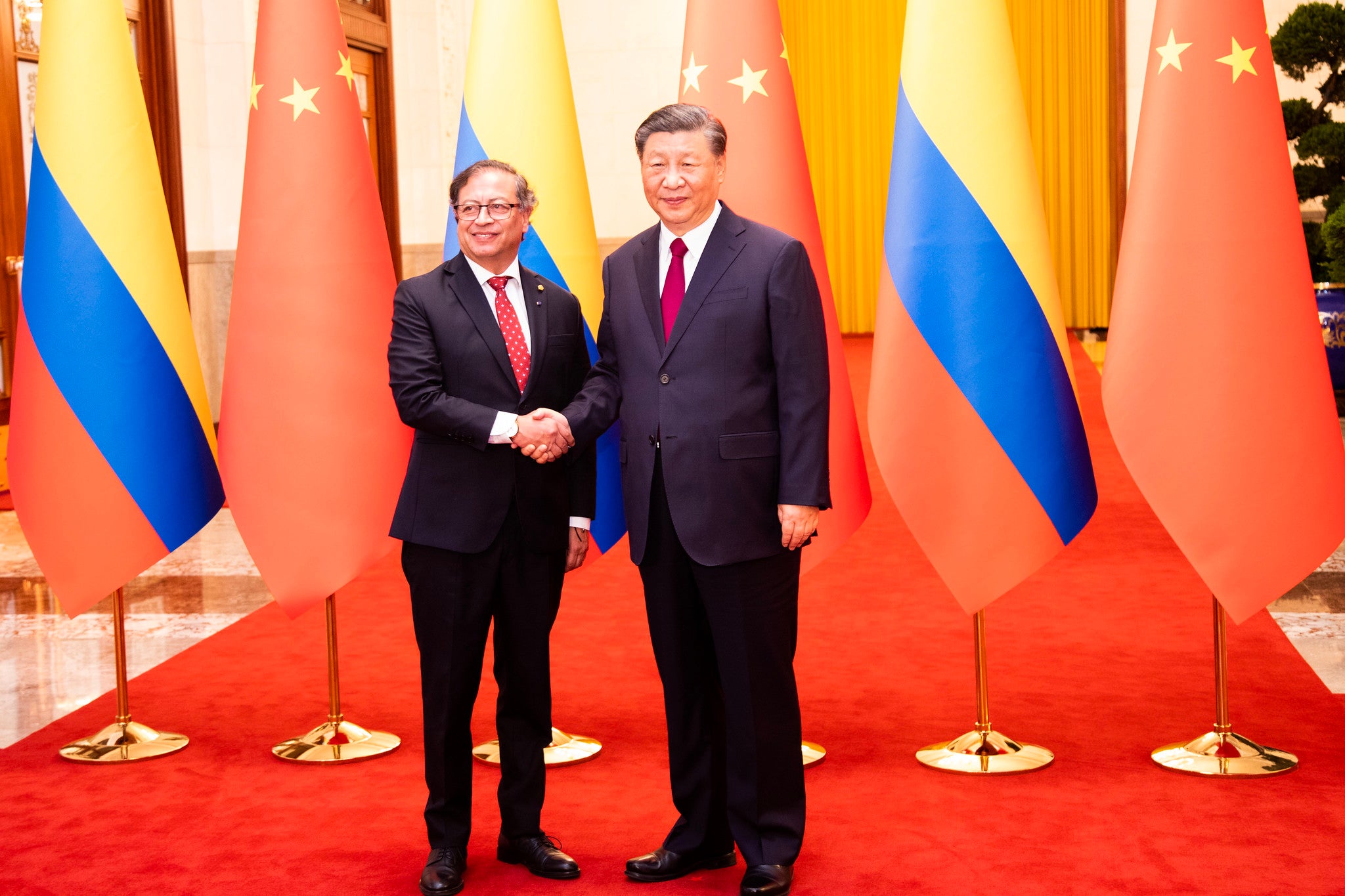 Gustavo Petro y Xi Jinping
