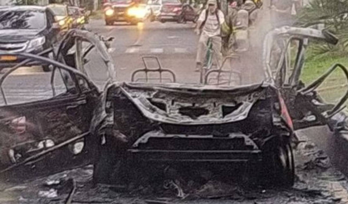 Incendio de taxi en Cali