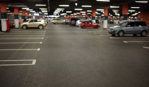 Parqueadero en centro comercial