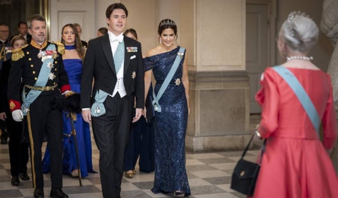 En cumpleaños del Príncipe Christian, de Dinamarca, una 'Cenicienta', dejó su zapato.