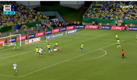 [Video] Golazo de chilena de Venezuela para empatar como visitante con Brasil