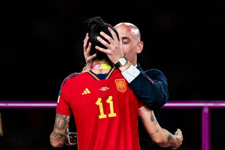 Beso de Rubiales a Jenni Hermoso