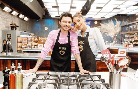 Laura Barjum y Diego Sáenz durante el programa de cocina 'Master Chef Celebrity'