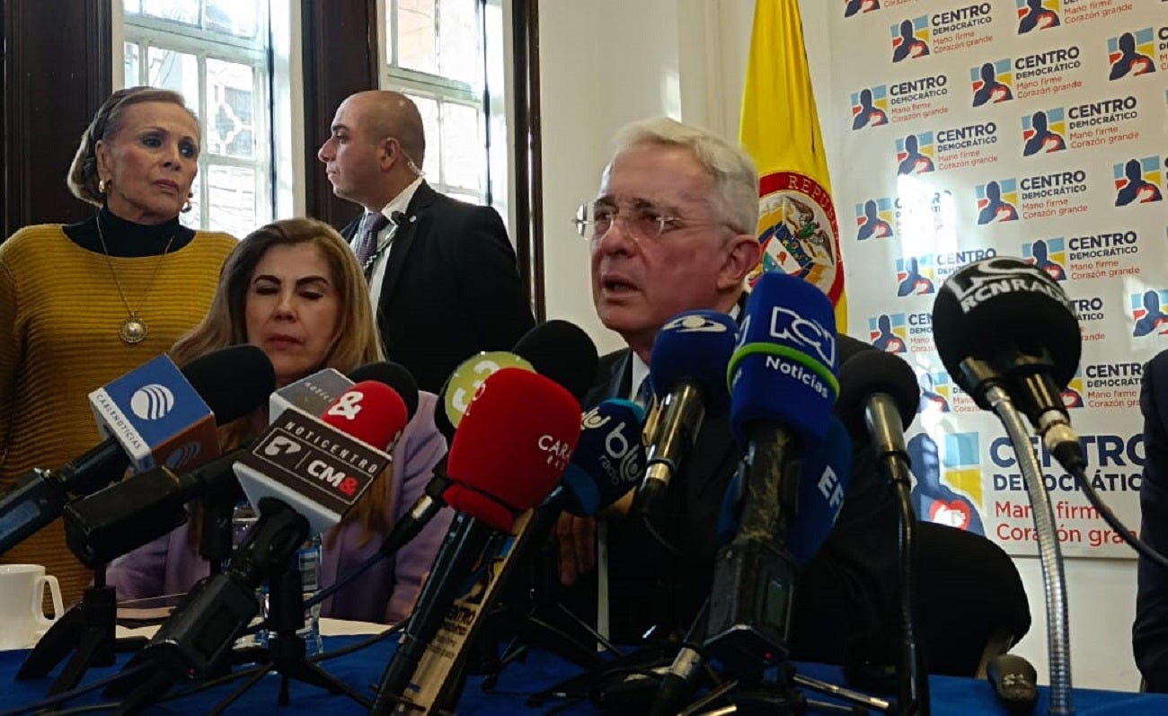 “Creará desconfianza en Colombia”: Álvaro Uribe