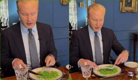 William Hanson, experto en etiqueta, explica cómo comer arvejas