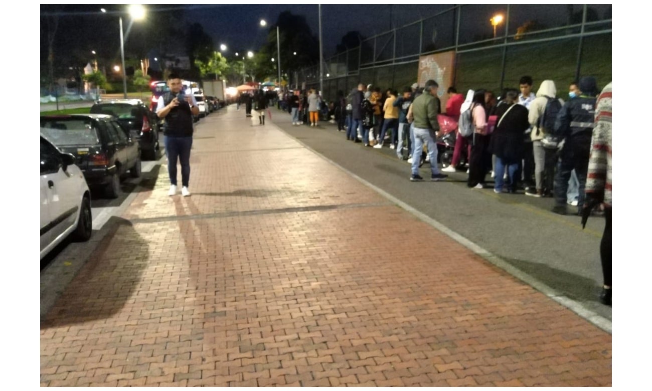 Jóvenes a la U Bogotá: Ciudadanos madrugadon a inscribirse