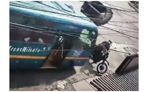 Conductor de SITP atropelló a dos policías: pensó que eran fleteros